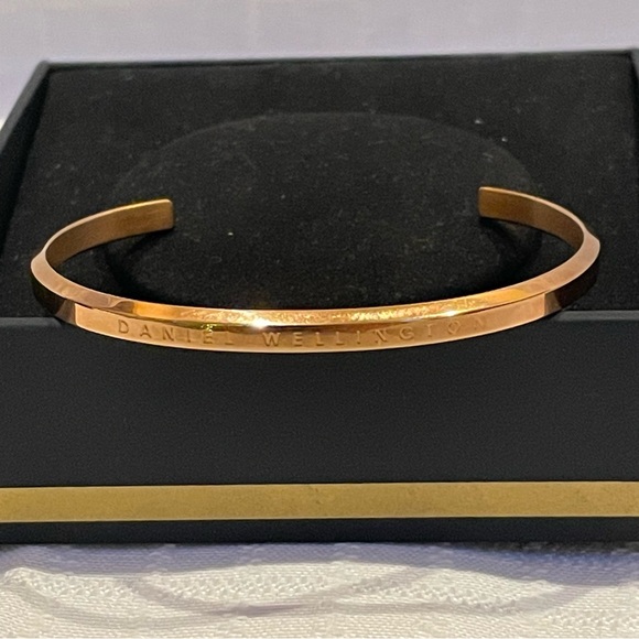 NEW Daniel Wellington Classic Bracelet Rose Gold Cuff M - Picture 3 of 11